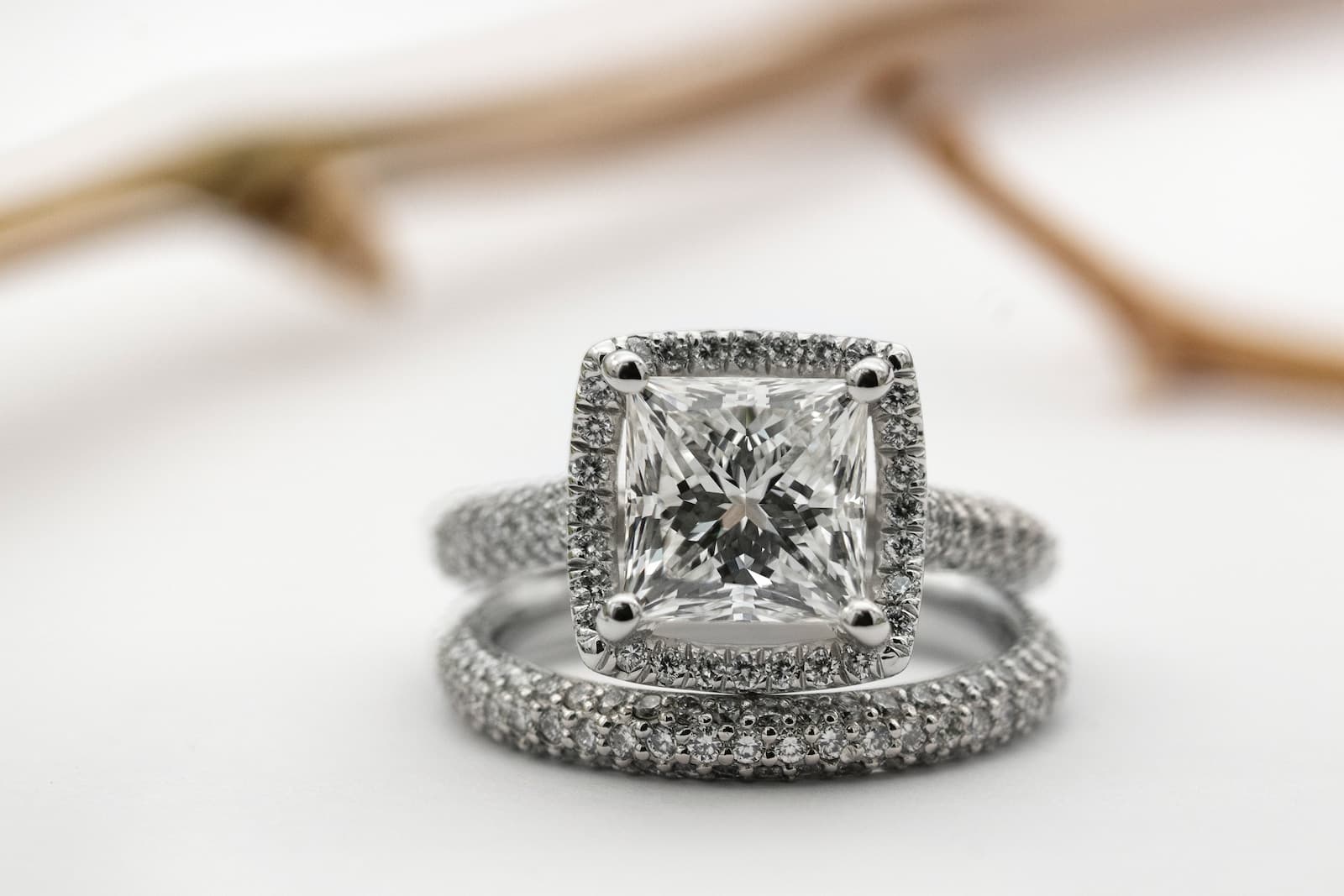 Les bagues en diamant : le choix parfait pour une déclaration d’amour éternelle