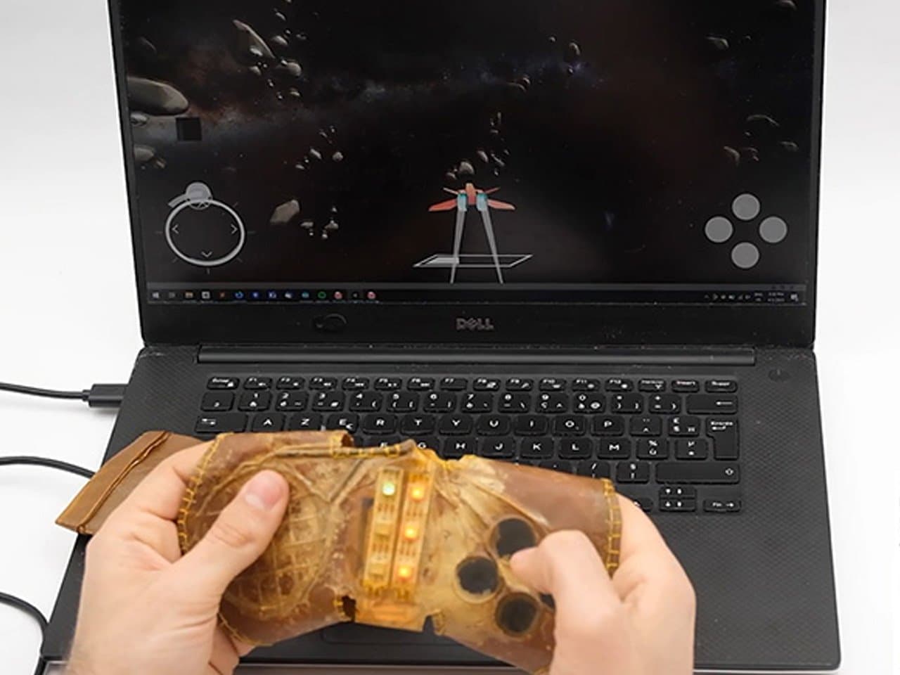 Découvrez le Contrôleur de Jeu Révolutionnaire : Fabriqué à Partir de Bactéries et de Levure, Exit le Plastique !