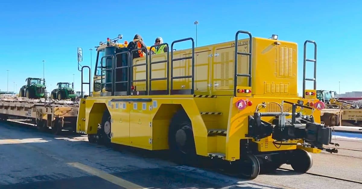 Découvrez la Révolution : Le Premier Engin de Manœuvre Ferroviaire Électrique en Action au Port de Baltimore !