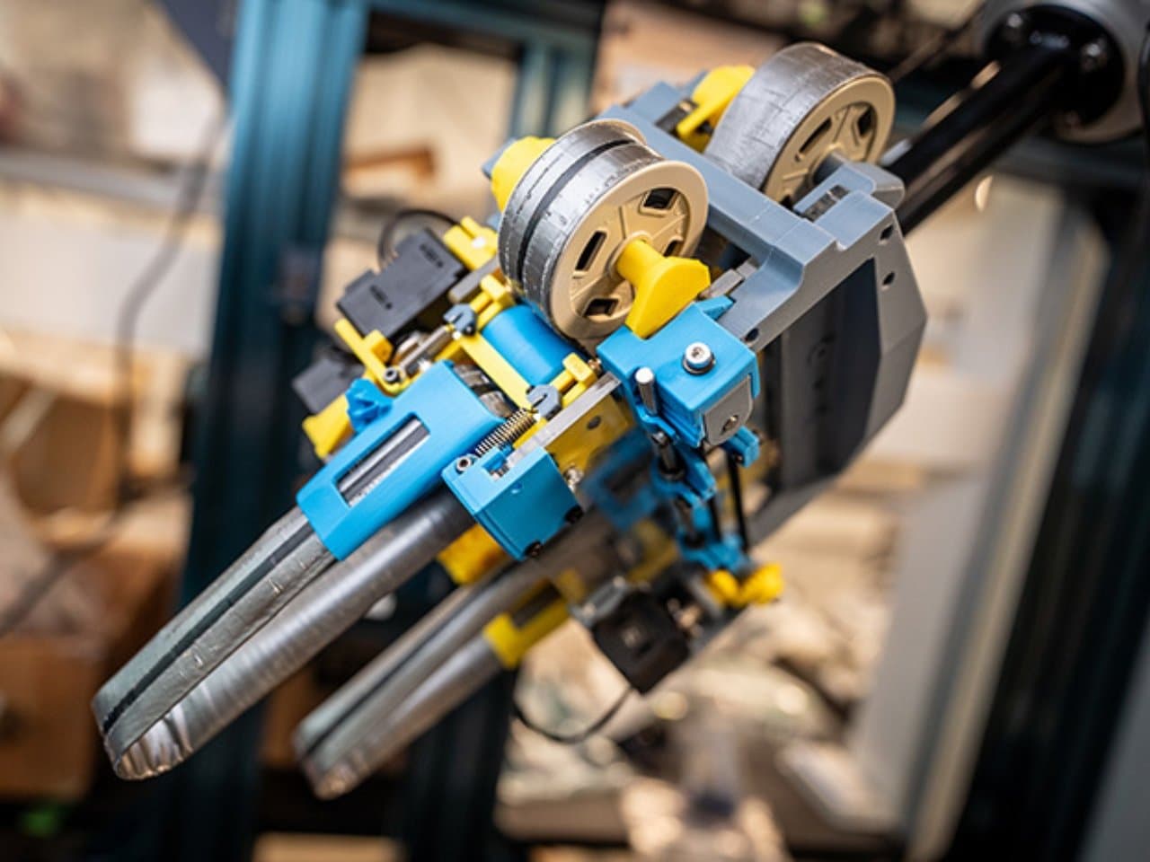 Découvrez comment un gripper robotique révolutionnaire s’inspire du mètre ruban pour manipuler des objets fragiles !