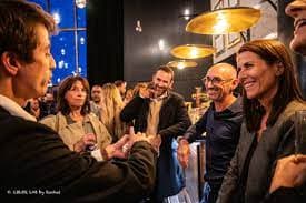 Valentin Belyn : L’illusionniste qui enchante Toulon avec ses tours de close-up