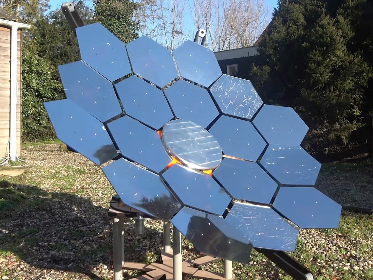 Découvrez le Générateur Solaire Inspiré par James Webb Qui Fait Bouillir l’Eau en un Rien de Temps !