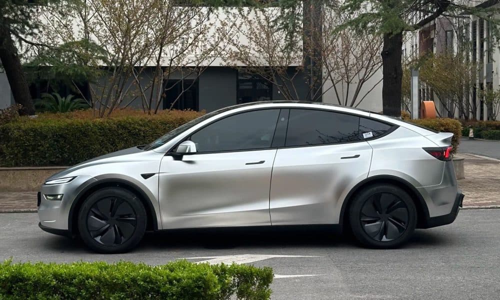 Cantor Fitzgerald relève l’objectif de cours de Tesla à 510 $, soit environ 438 €, en mettant en avant le Cybercab, le Semi et l’élan de l’IA.