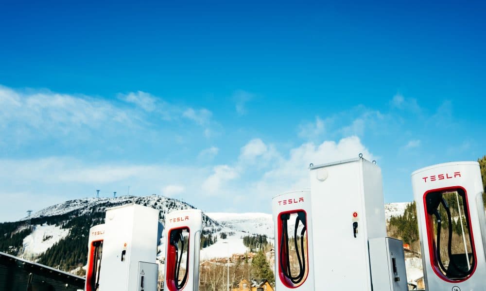 Tesla MultiPass en Europe : accès simplifié aux bornes de recharge non Tesla pour une mobilité électrique accrue