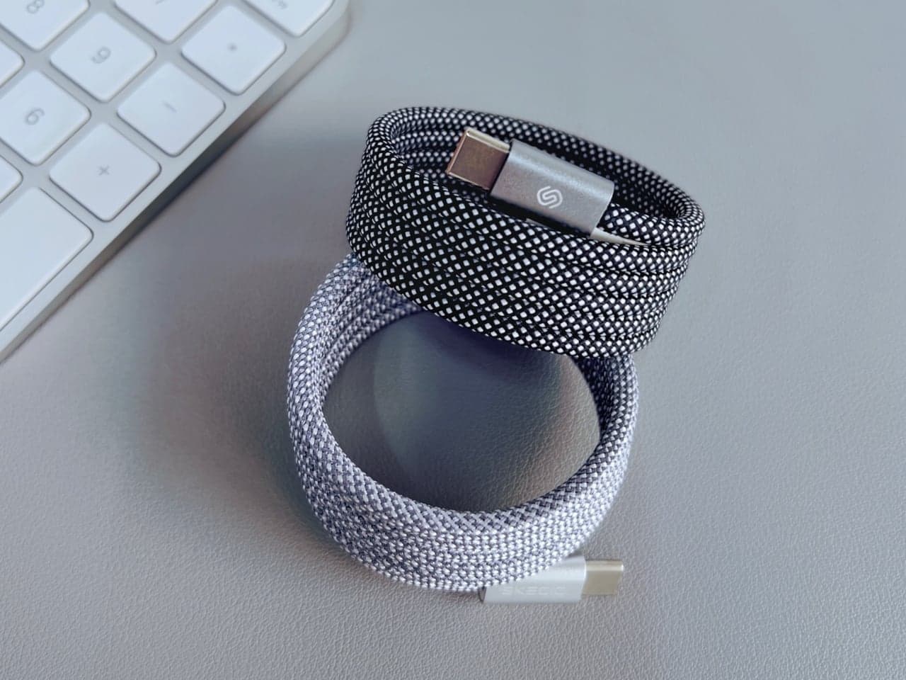 <p>Voici un titre légèrement putaclic et optimisé pour le SEO :</p>
<p><strong>"Dites Adieu aux Fils Emêlés : Découvrez le MagCable SKEGIC qui S’enroule Parfaitement !"</strong></p>