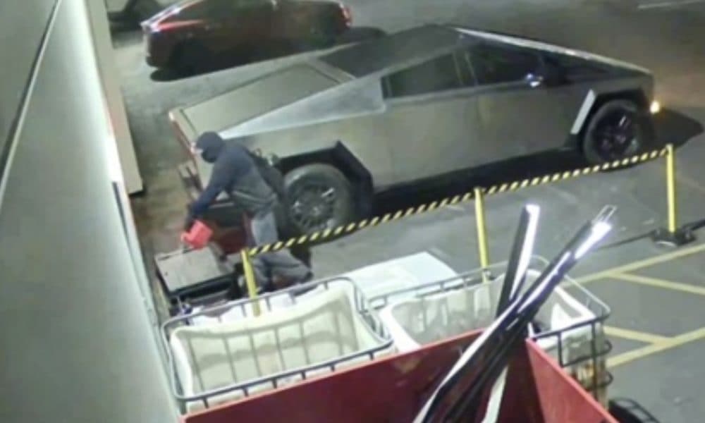 Tesla : l’incendiaire du Cybertruck met fin à son périple FAFO et la polémique des véhicules électriques.