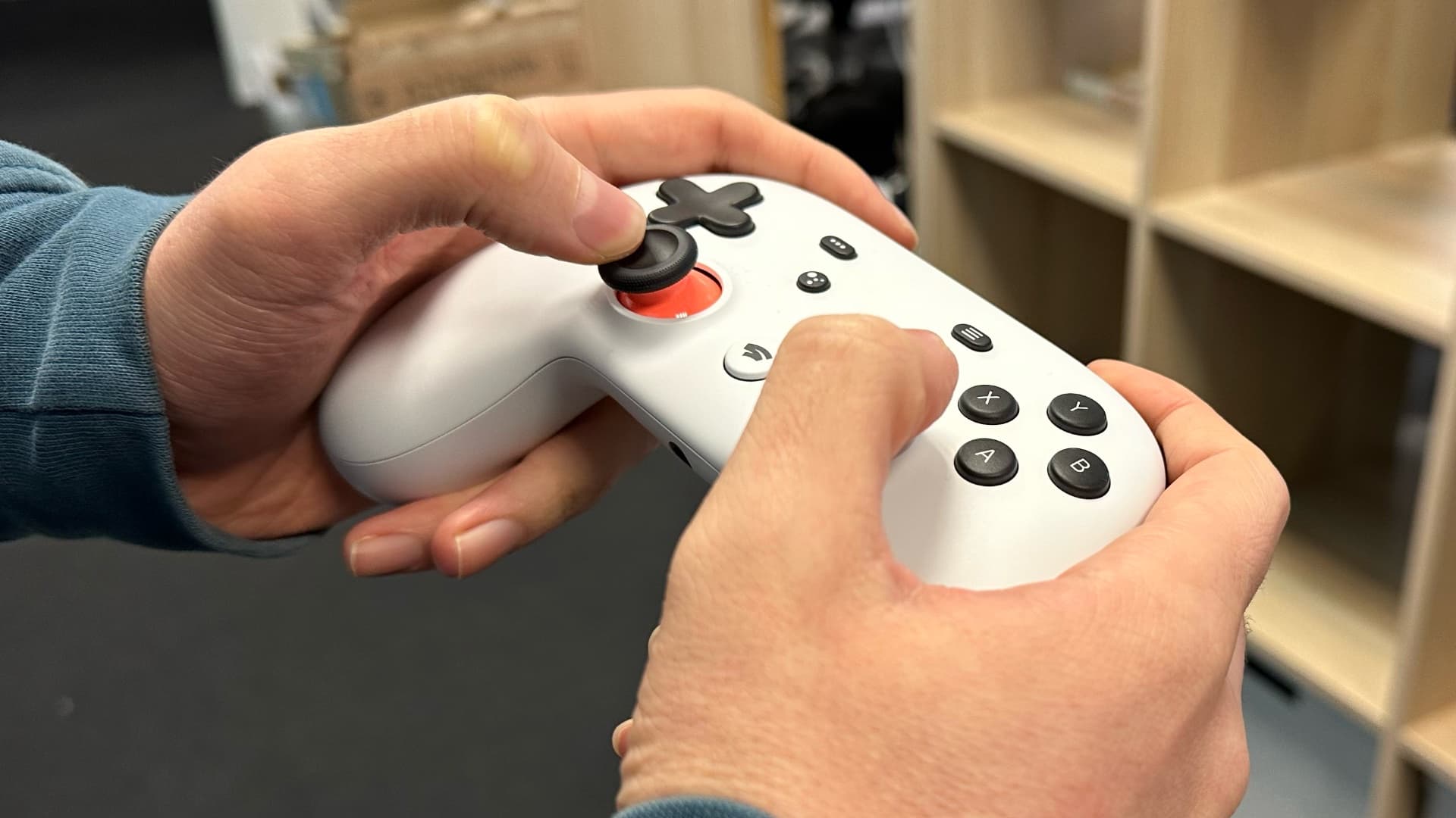 Un développeur indépendant ressuscite la manette Google Stadia pour une nouvelle aventure