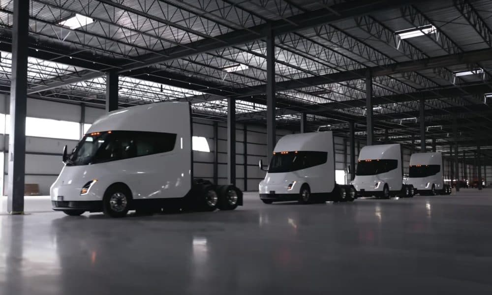 Tesla conclut un accord majeur pour étendre les bornes de recharge pour camions électriques lourds