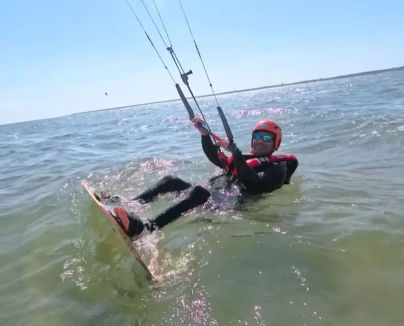 Découvrir le kitesurf sur le bassin d’Arcachon : pourquoi ce spot est idéal pour débuter