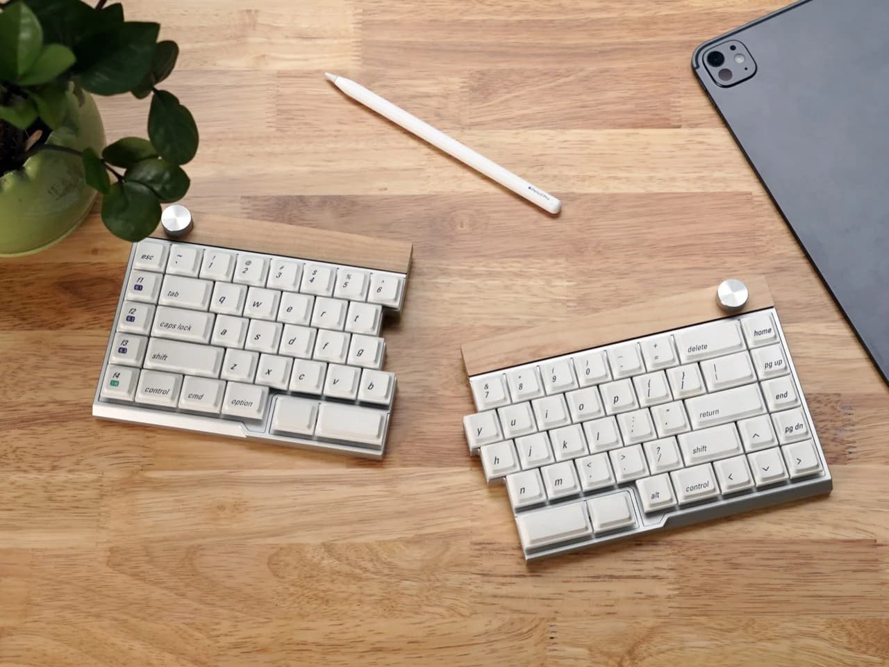 Découvrez ce clavier 75% qui se divise en deux pour révolutionner votre bureau !