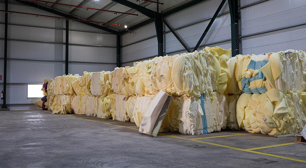 Recyclage innovant du polyuréthane rigide : valorisation et nouvelles approches économiques
