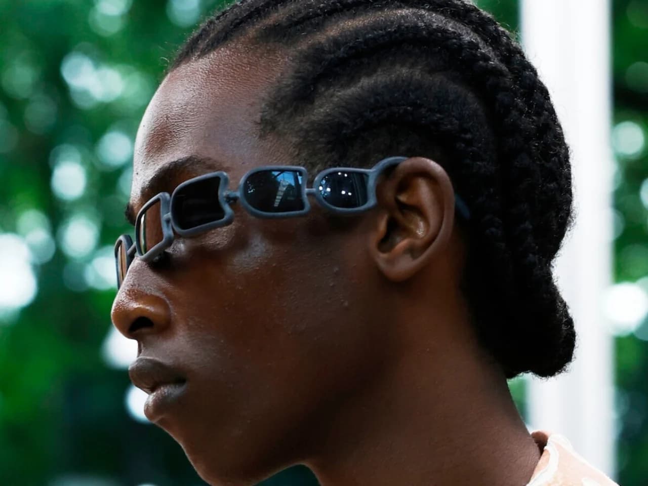 Découvrez les nouvelles lunettes à huit lentilles d’Issey Miyake : Une révolution mode à ne pas manquer !
