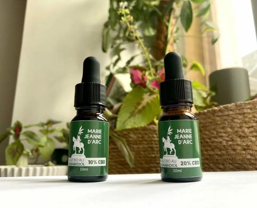 Les Huiles Marie Jeanne : Guide Complet des Produits CBD Premium