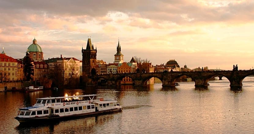 Explorez la ville avec nos astuces incontournables pour un voyage unique