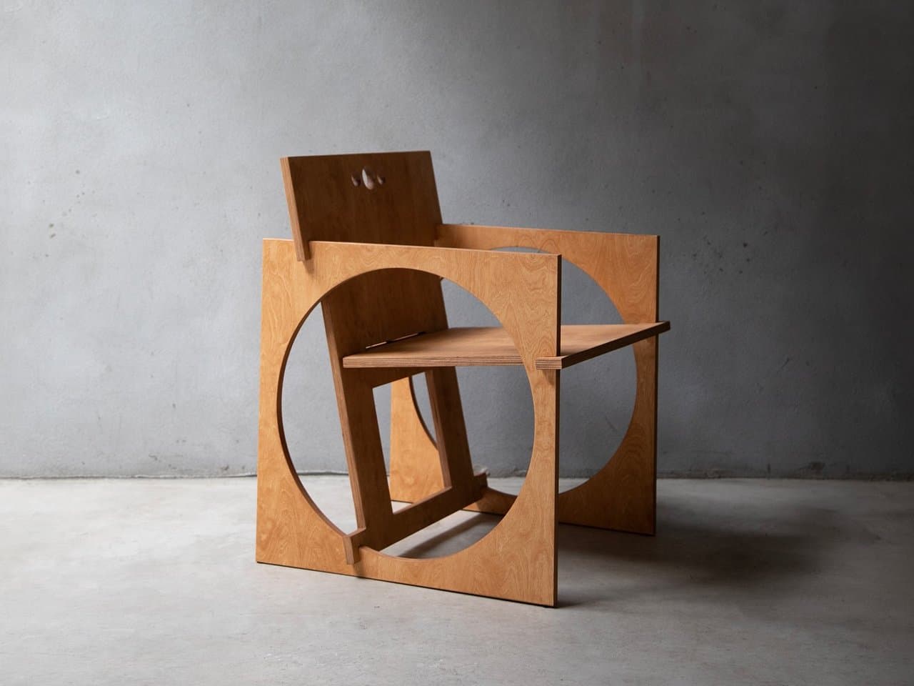 Découvrez le Fauteuil en Bois à Monter : Une Œuvre d’Art alliant Esthétique et Fonctionnalité!