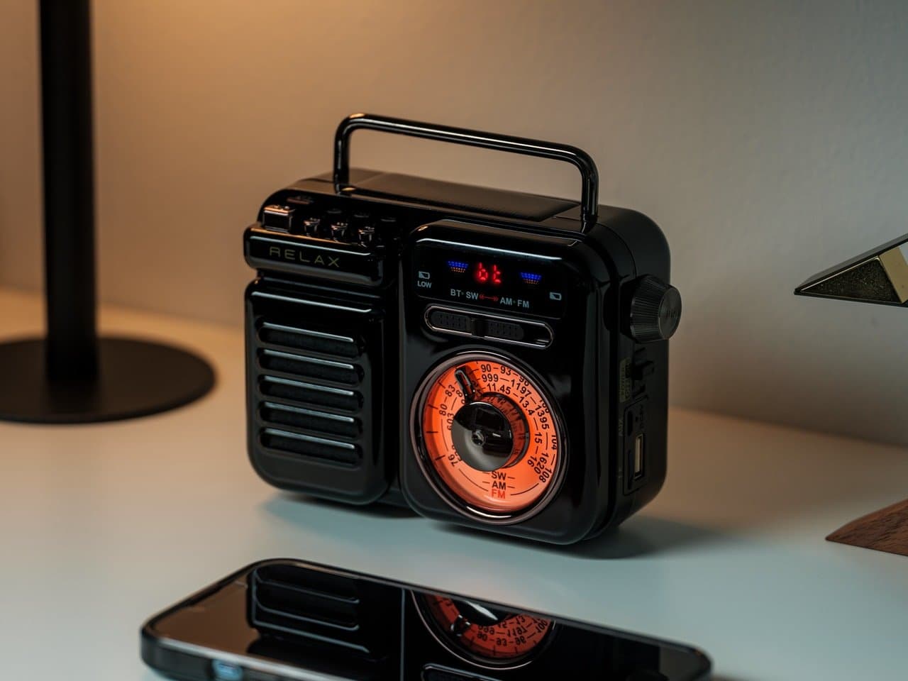 Découvrez Pourquoi Cette Radio Rétro 7-en-1 Pourrait Éclipser Votre Smartphone !