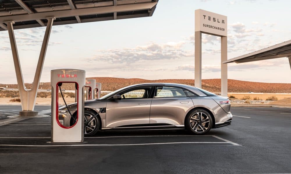 Tesla inclut Lucid dans son catalogue grandissant de fabricants de véhicules électriques.