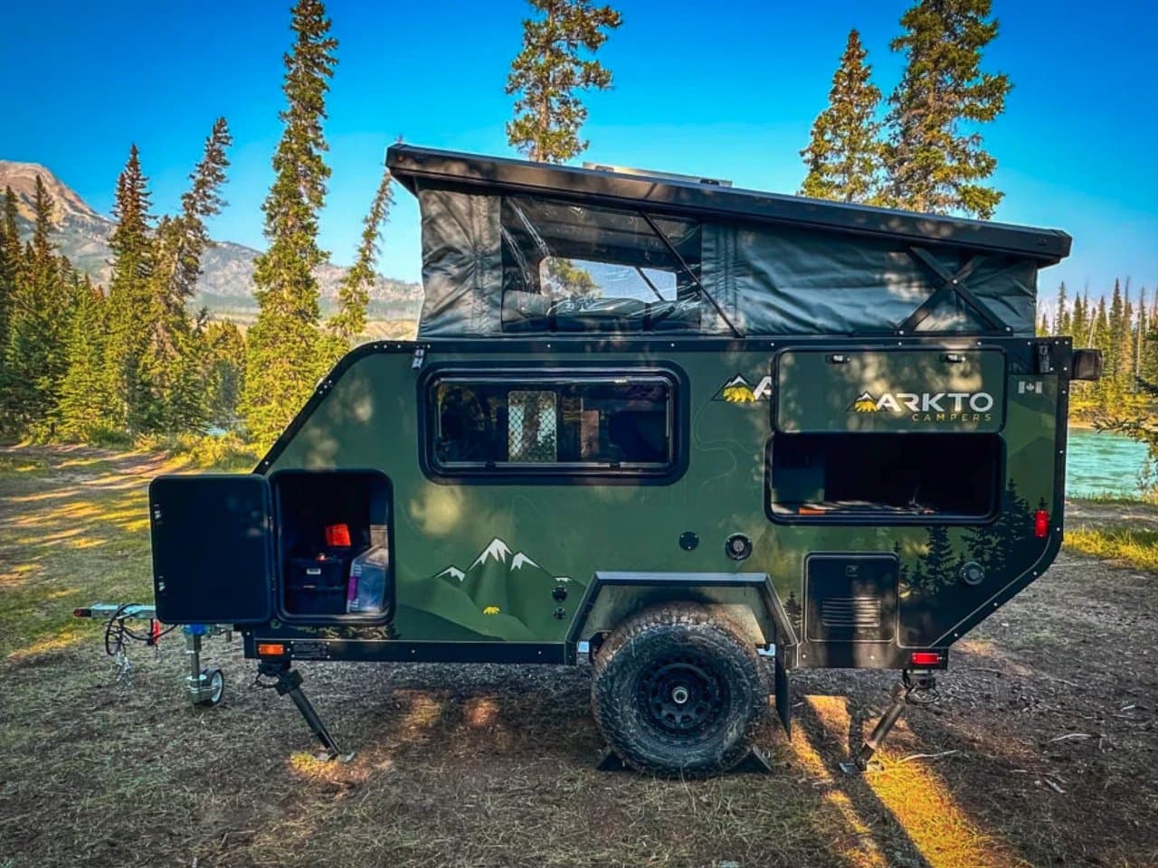 Découvrez le Arkto Campers C10 : le camping-car innovant à niveaux pour un confort inégalé !