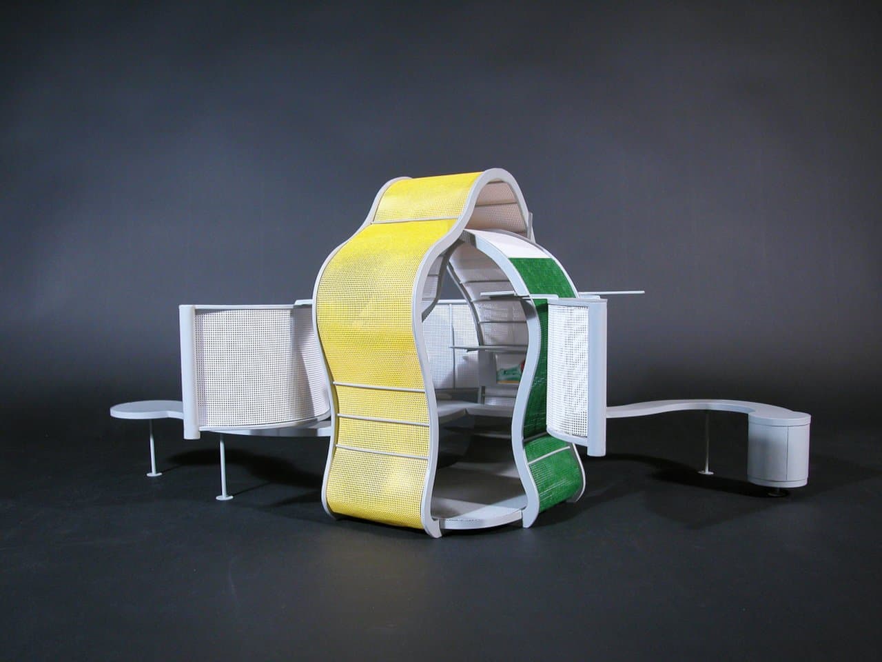 Découvrez Chameleon Workplace : Le Bureau Magique Qui Change de Couleur à la Demande !