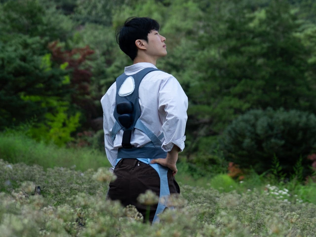Transformez votre posture : Le nouvel exosquelette doux qui révolutionne le quotidien des jeunes agriculteurs !