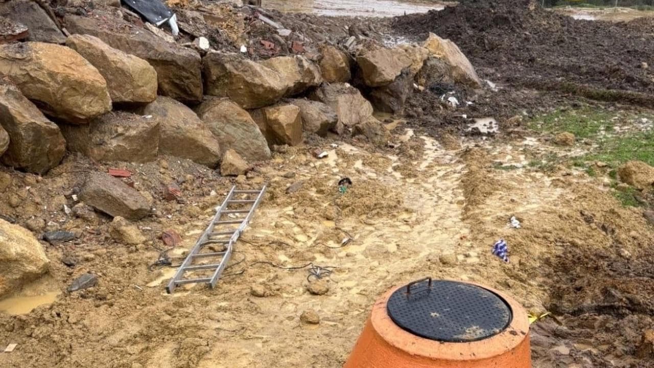 Accident grave à San Roque : deux travailleurs blessés après une chute dans une arqueta de déchets toxiques