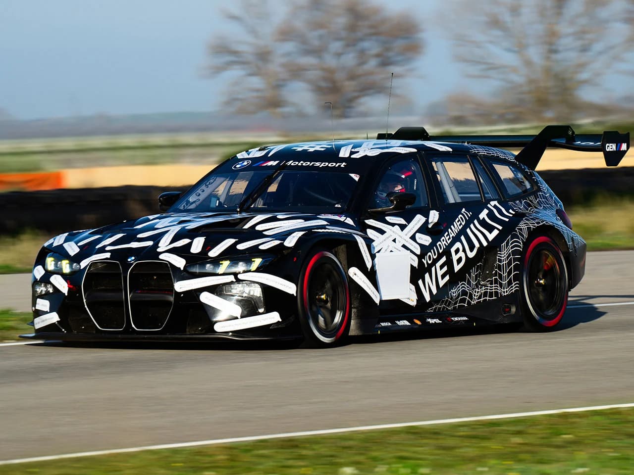 Découvrez comment BMW transforme une blague de poisson d’avril en une véritable M3 Touring prête pour le Nürburgring !