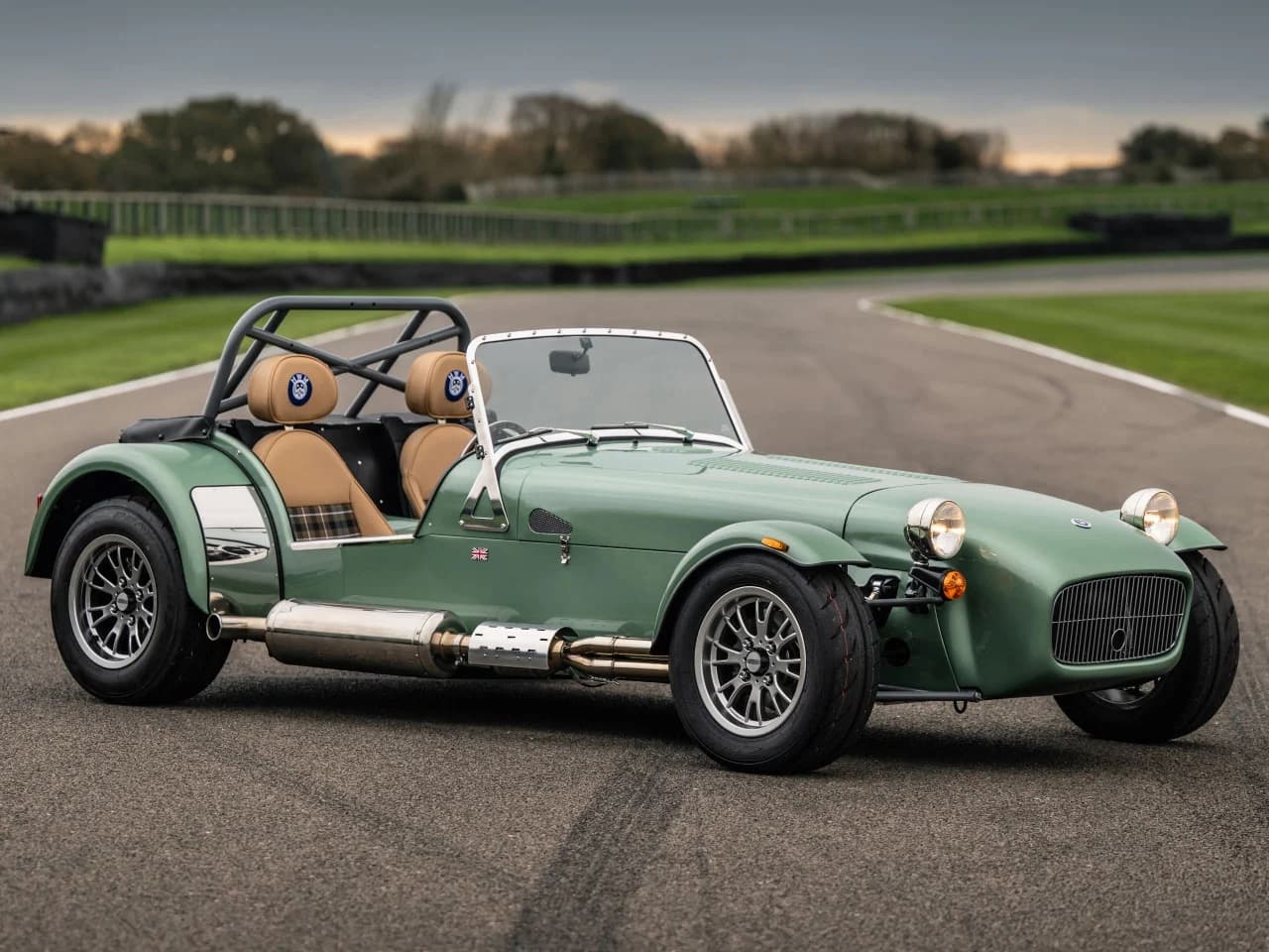 Découvrez la Caterham Seven HWM Edition : un hommage spectaculaire à l’héritage de la course automobile britannique !