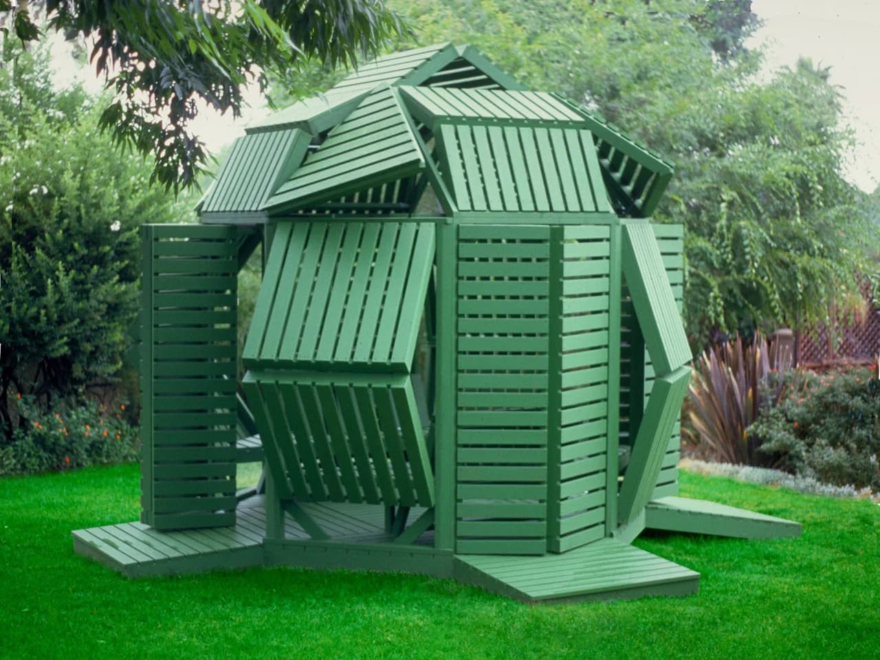 Découvrez le Jardin Révolutionnaire de Michael Jantzen : 30 Panneaux à Réorganiser à Volonté !