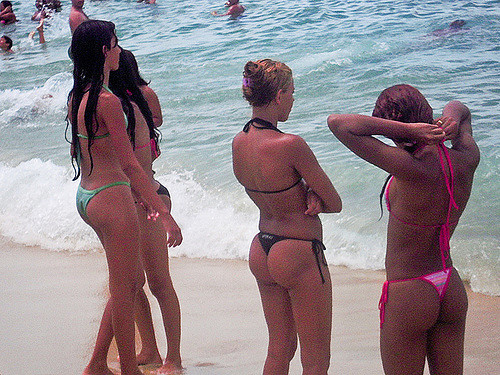 Petite histoire glamour et sexy du bikini… - plare. Bikini brésilien