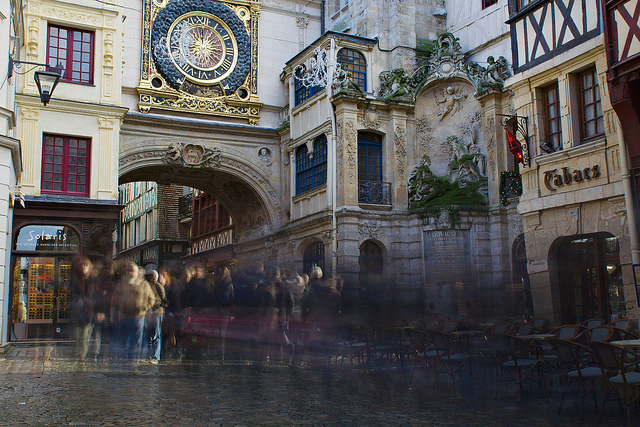 TOP 10 des plus belles ruelles de France - plare. Gros horloge