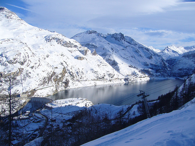 Top 10 des sites naturels incontournables en Pays de Savoie - plare. Barrage et lac du Chevril à Tignes