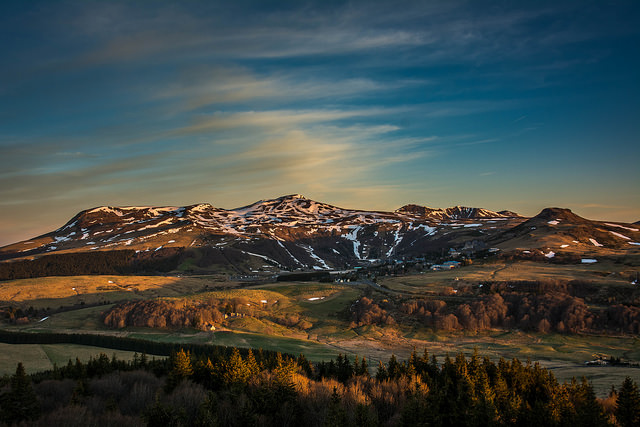 Les plus beaux volcans d’Auvergne ! - plare. Puy de Montchal