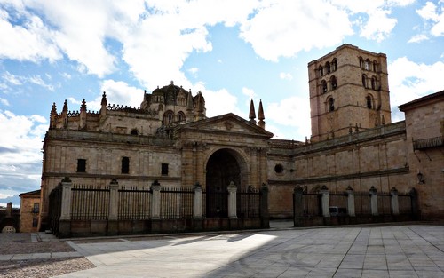 City break à Zamora - plare. Façade principale de la Cathédrale de Zamora