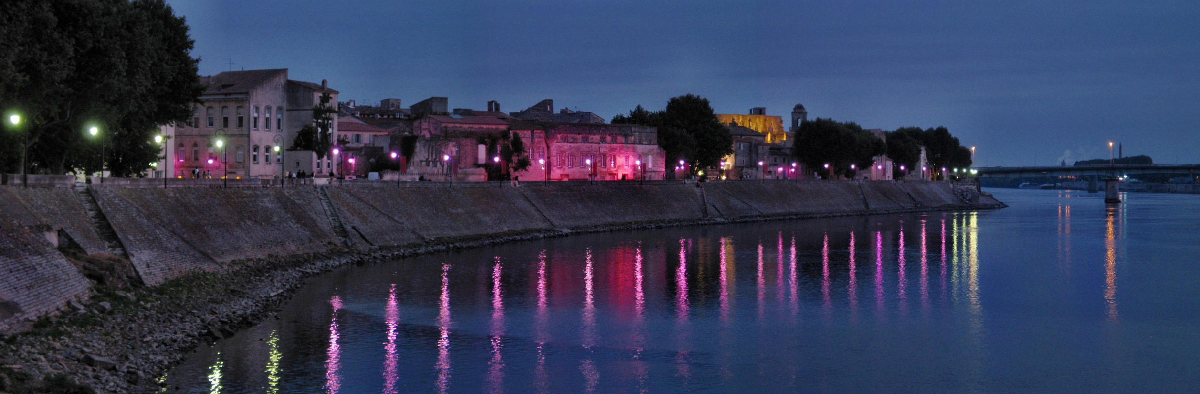 Bords du Rhône à Arles