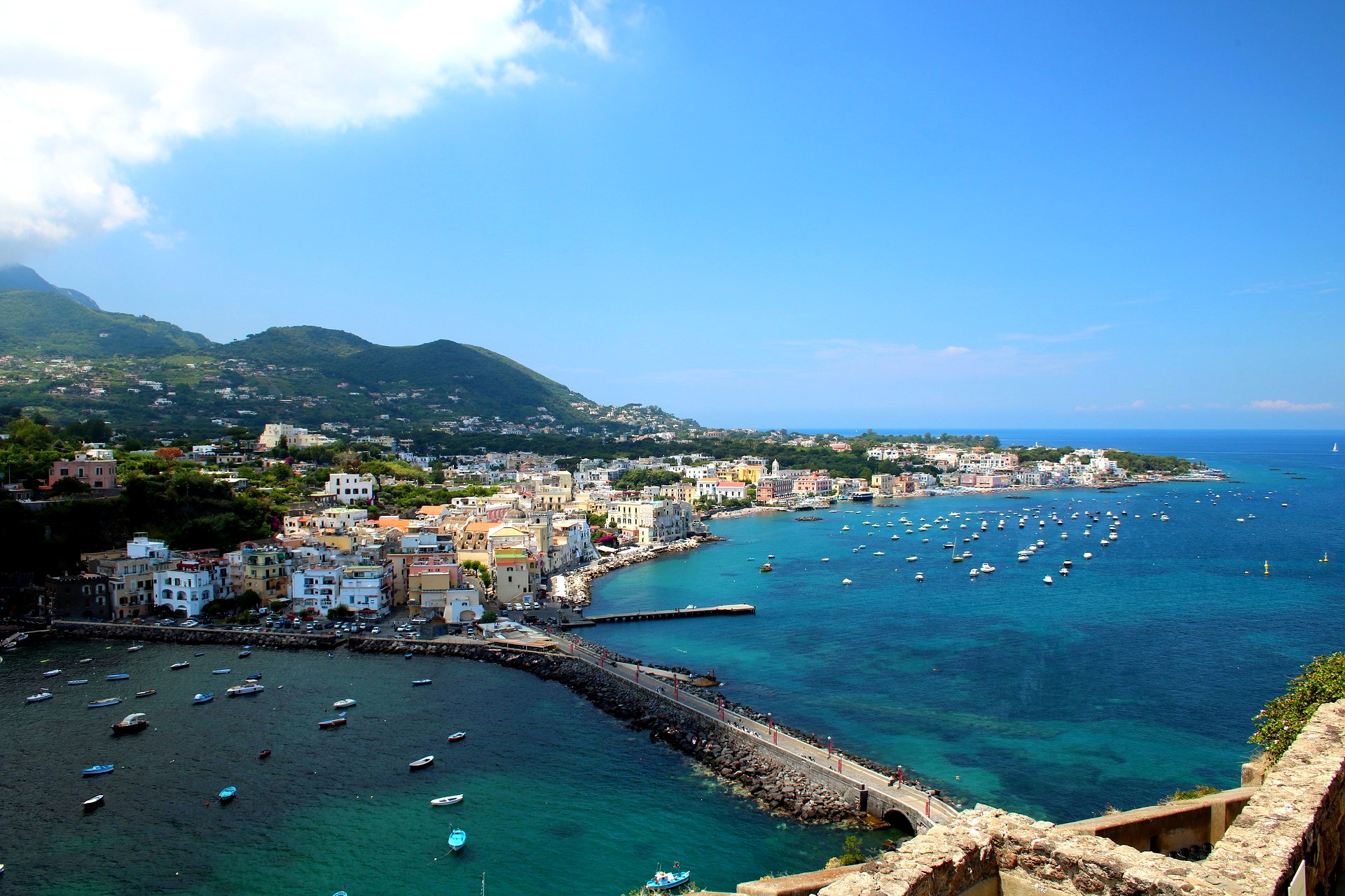 Cinq choses incontournables à Naples - plare. île d'ischia