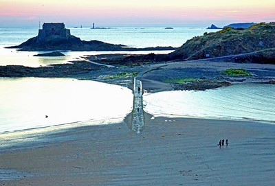 monuments de Bretagne cf -Dennis Jarvis - Le grand bé