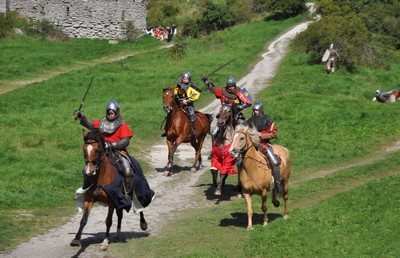 Partez à Carcassonne pour vos vacances au thème médiéval ! - plare. cf - Helen Simonsson - battle médiévale