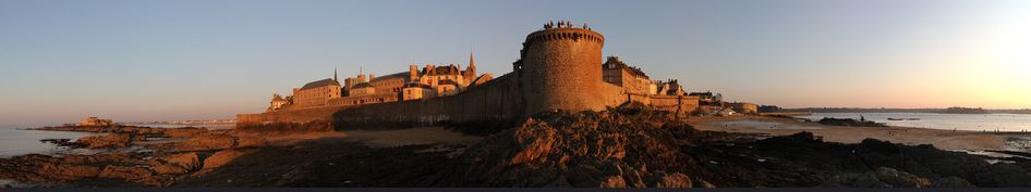 C'est parti pour une escapade à Saint-Malo ! - plare. rempart saint malo