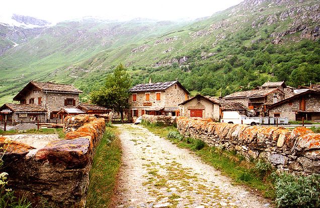 le village de bonneval sur arc - crabchick