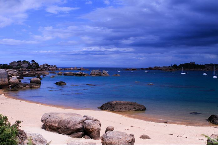Où partir en Bretagne entre amis ? - plare. côte de granit rose - Marc CARAVEO