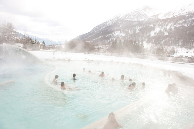 Top 10 des activités à faire dans les alpes du sud - plare. les grands bains serre chevalier