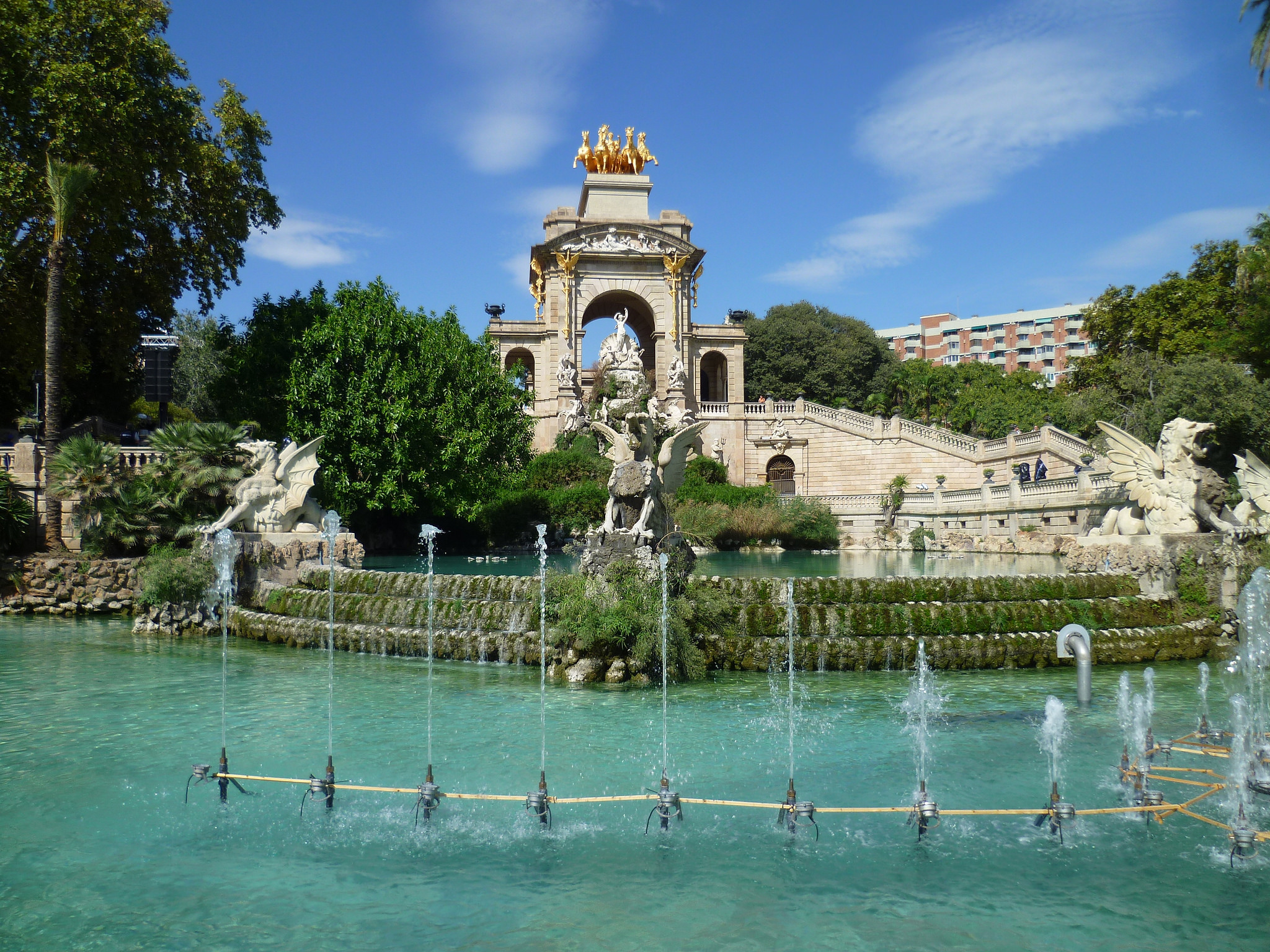 La Fontaine du Parc de la Ciutadella, un des nombreux décors sublimes de cet espace vert. Crédit photo @Charlie Dave - Flickr
