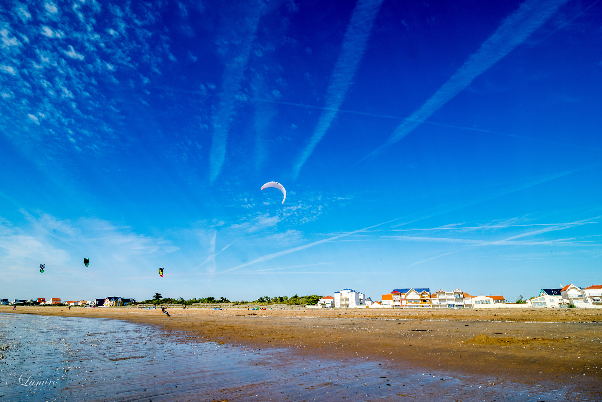 La plage de Châtelaillon, colorée et dynamique. Crédit photo @Michel Rocca - Flickr