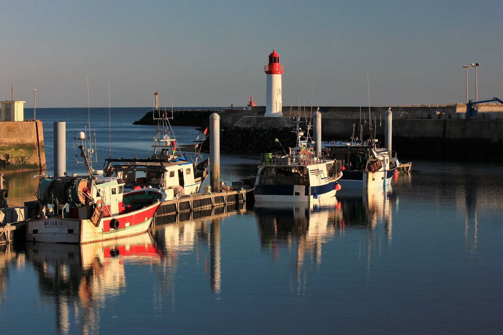 L'île d'Oléron et ses bateaux de pêche L'île d'Oléron et ses bateaux de pêche. Crédit photo @palikaojm - Pixabay