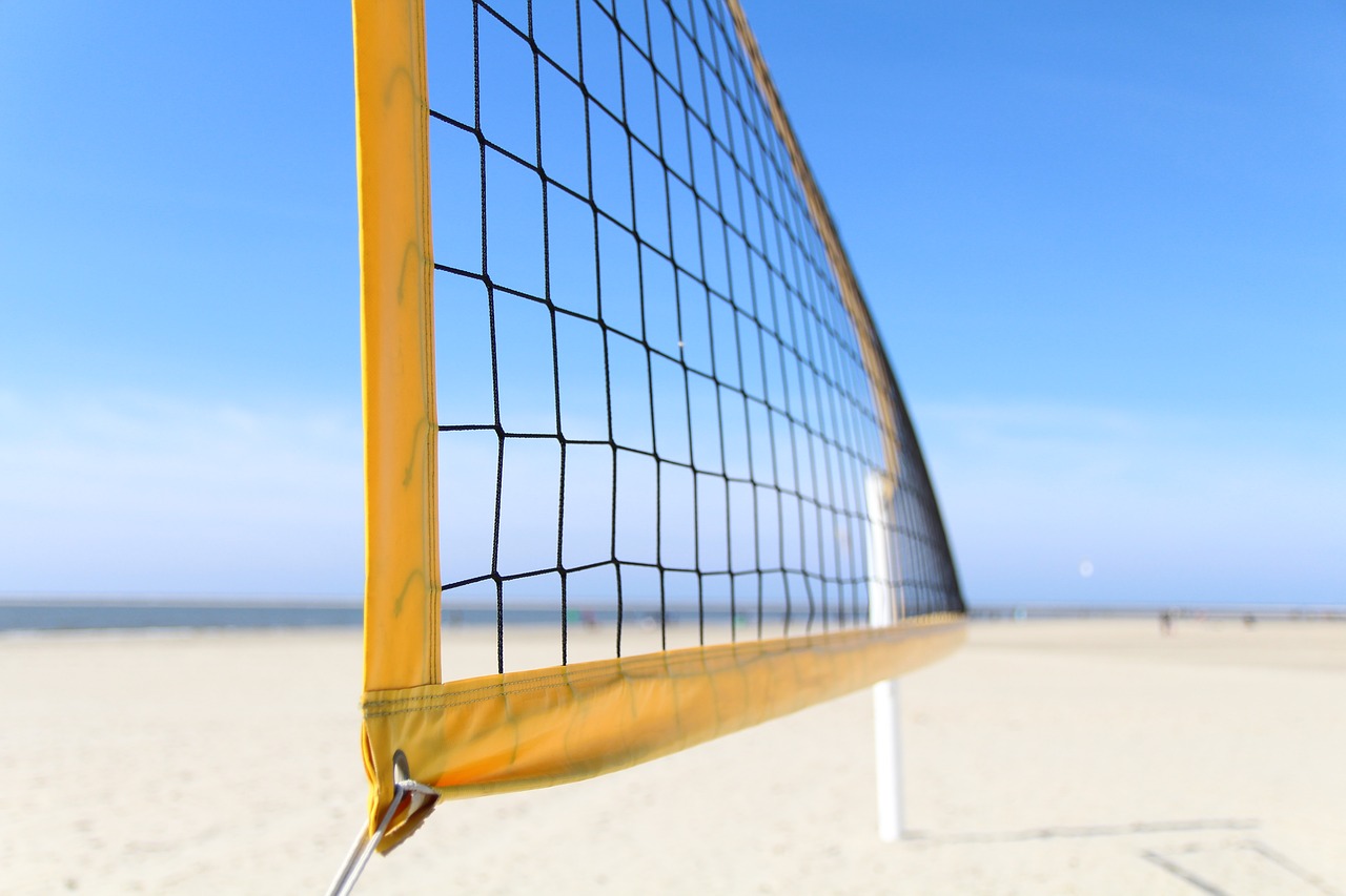 Beach volley: Prêts à vous rouler dans le sable ? Crédit photo @mastermind76 - Pixabay