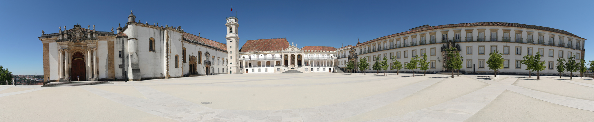 Vue panoramique sur l'université et sa place. Crédit photo @François Philipp - Flickr