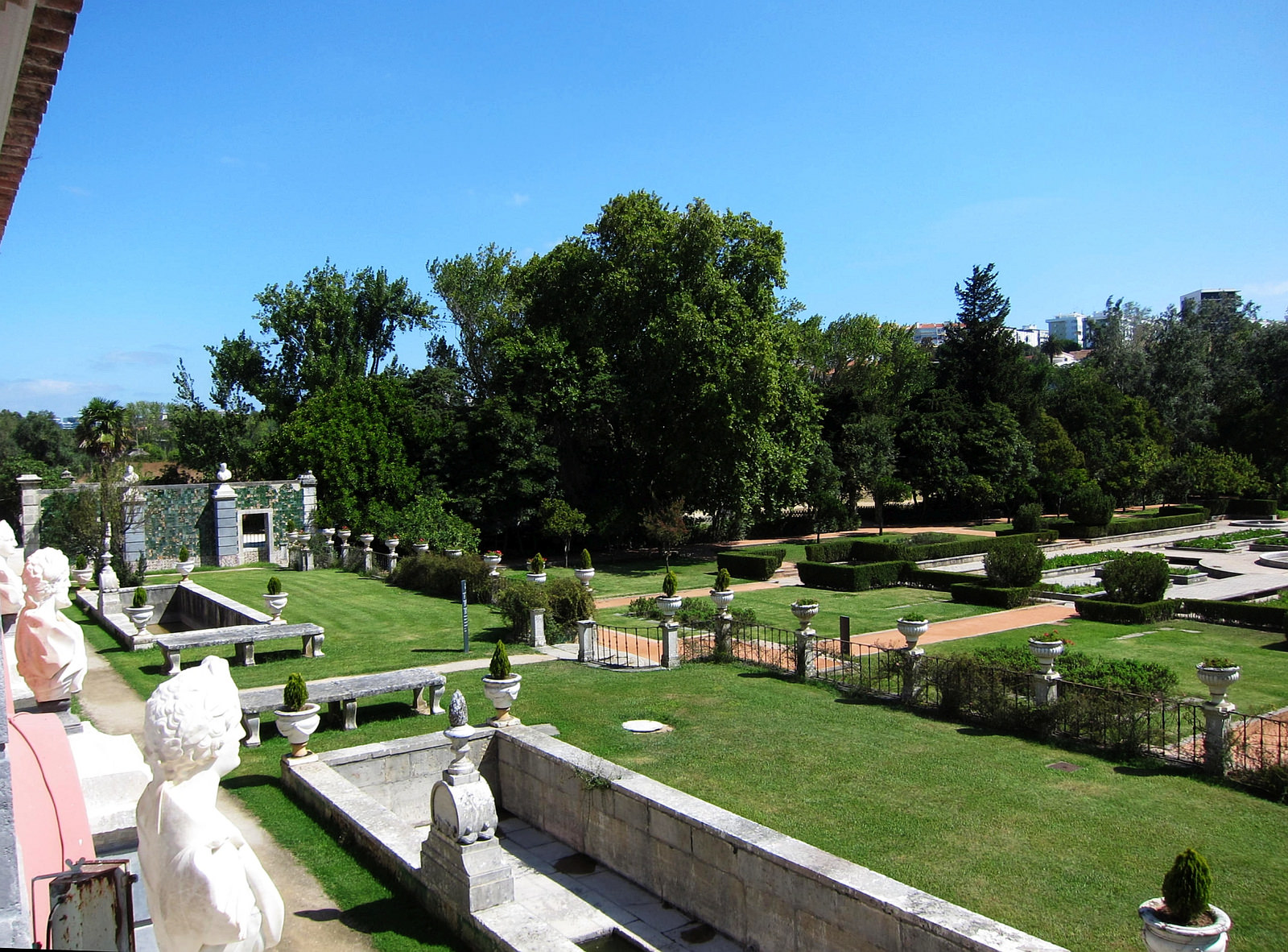 Découvrez les plus beaux jardins du centre du Portugal - plare. Jardins da Quinta Real de Caxias. Crédit photo @Bosc d'Anjou - Flickr