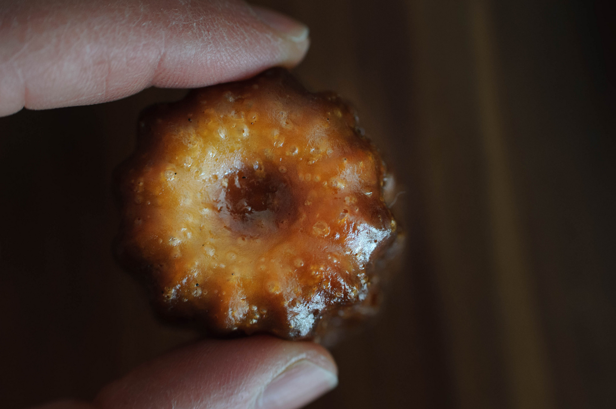 Le cannelé, à déguster sans modération ! Crédit photo @Frédérique Voisin-Demery - Flickr
