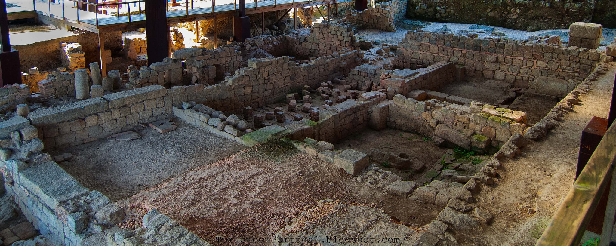 Vestiges des Thermes Romaines. Crédit photo @Turismo En Portugal - Flickr