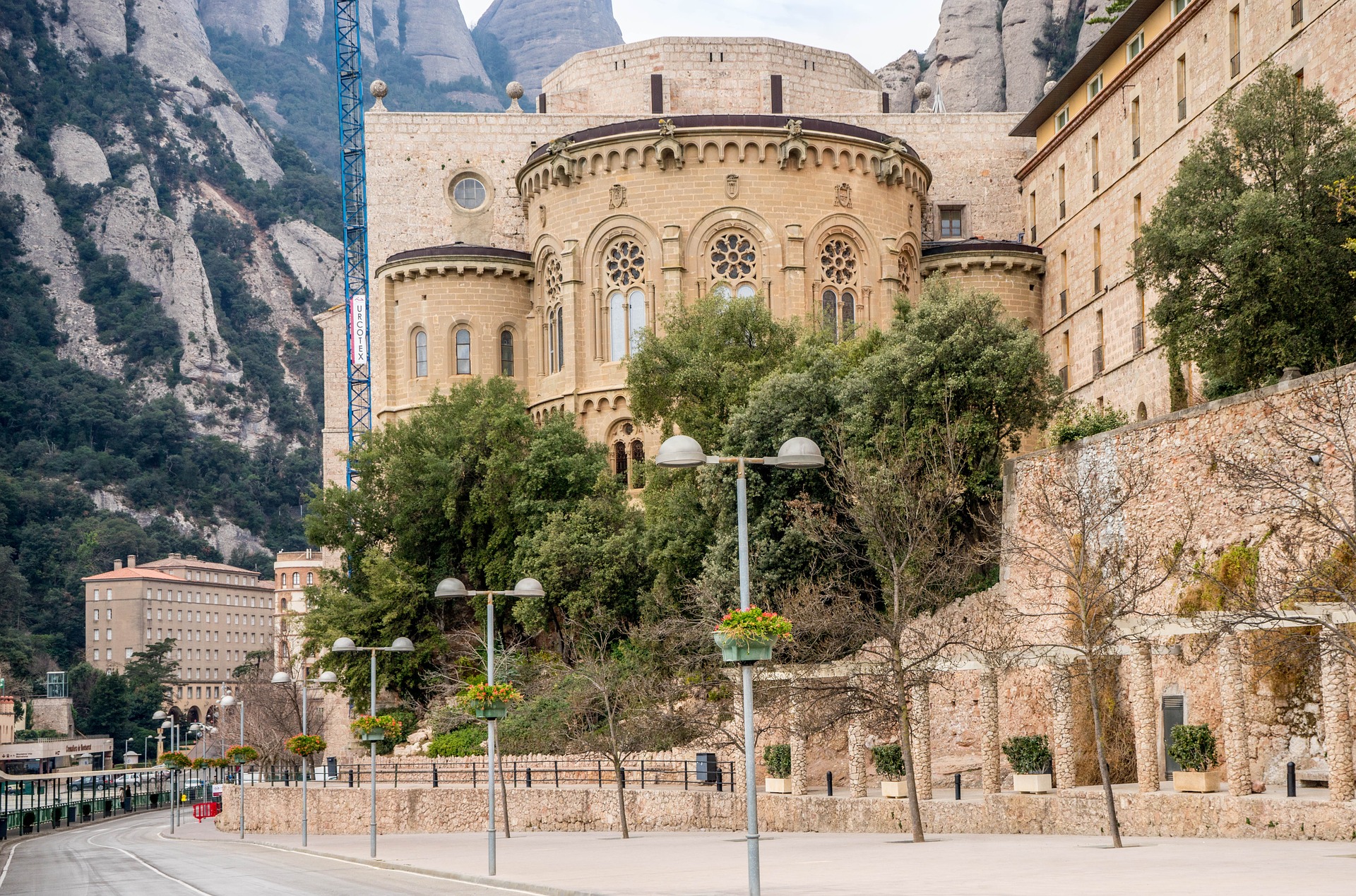 Montserrat - @mariamichelle - Pixabay